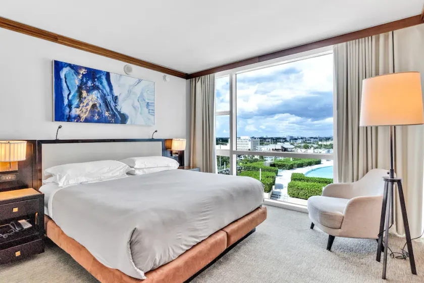 Stunning 2BR 2Bath on 8th floor @Carillon Miami Wellness Resort - Image 1