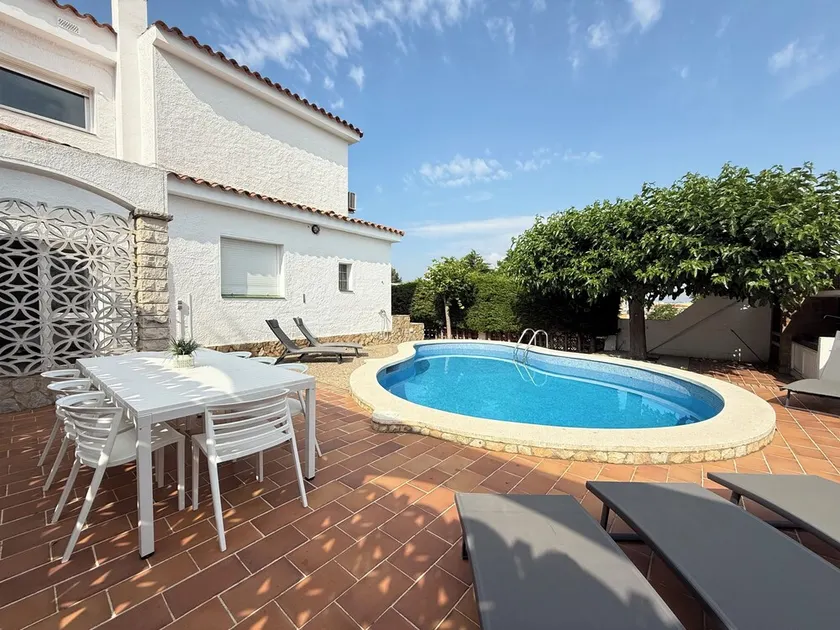 Agi Villa Grecs - Image 1