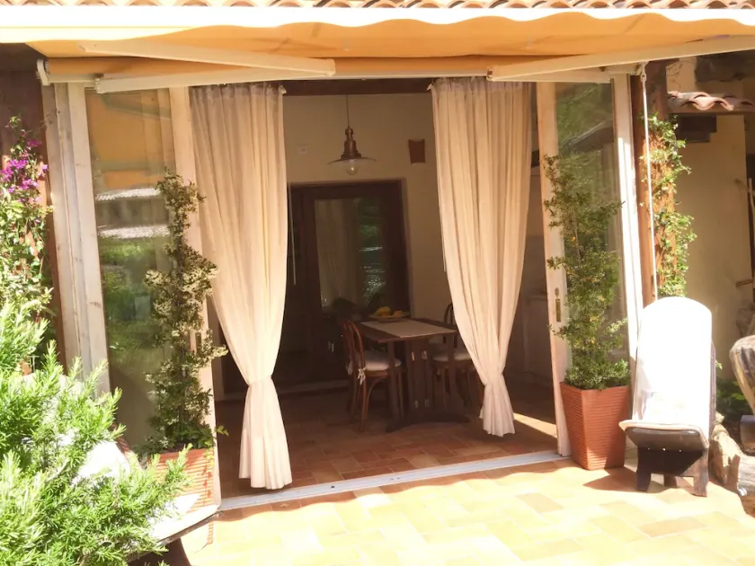 Petite maison confortable avec jardin à Costa Smeralda - Image 1