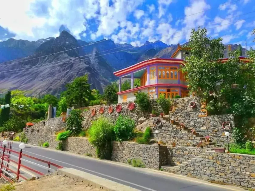 Hikal Guest House - Image 1