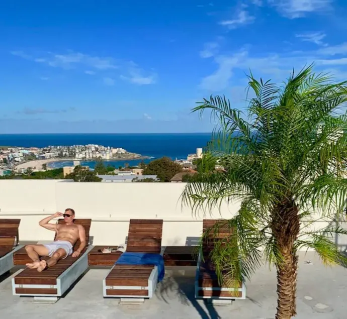 Studio 10 nel cuore di Bondi con balcone e piscina sul tetto condivisa - Image 1