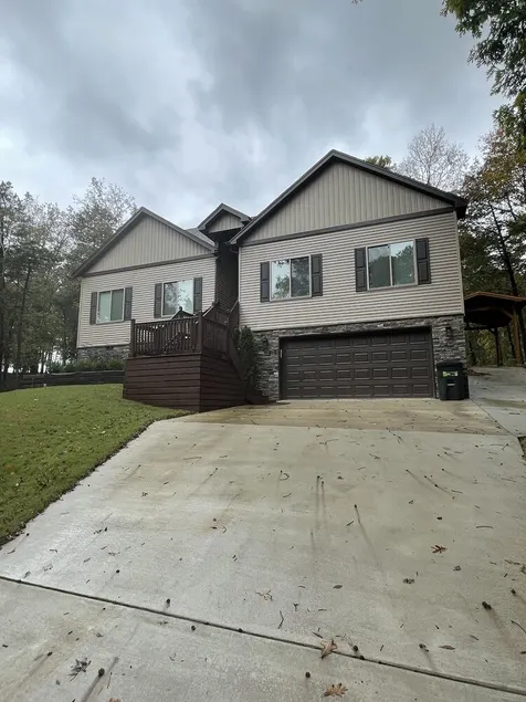 House located on Golf Course, community pools, hiking and ATV trails, close to G - Image 1