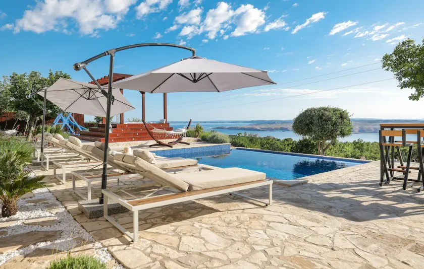 Pet Friendly Home In Stinica - Image 1