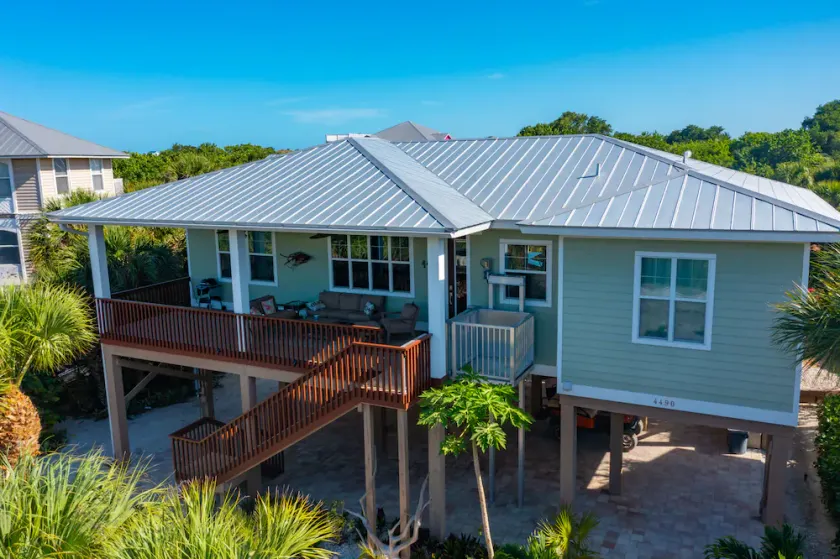 LUNAR TIDES - 3 BR/2 BA - Your dream vacation spot! Private Pool - 1 Golf Cart - Image 1