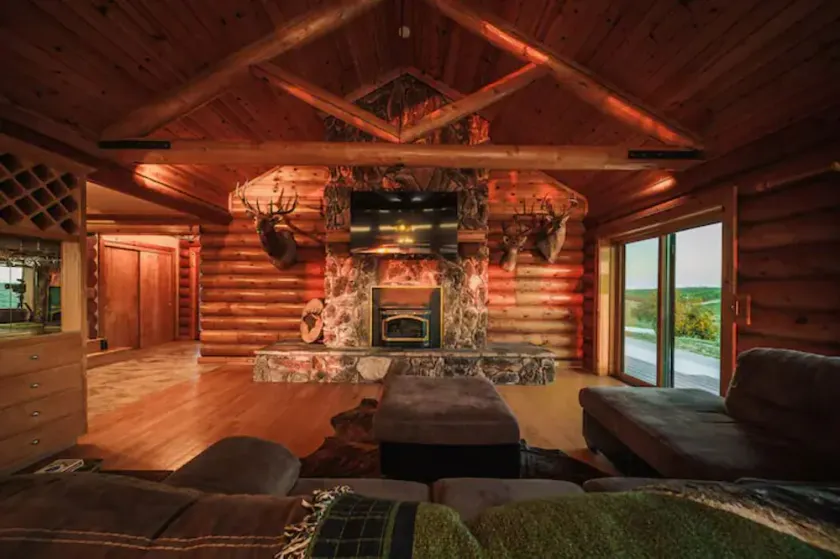 Farm Stay at the Bell-Zwart Lodge - Image 1