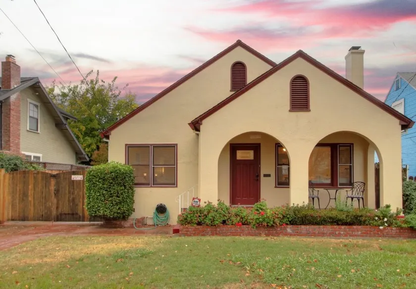 Beautiful home in prestigious East Sacramento - Image 1