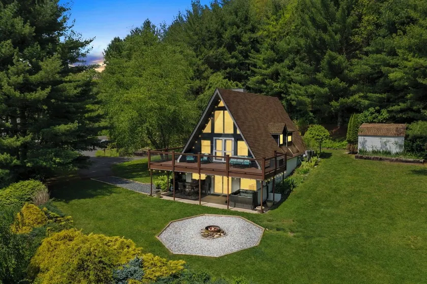 \"A Frame Haven\" - West Jefferson, NC Mountain Views with Hot Tub - Image 1