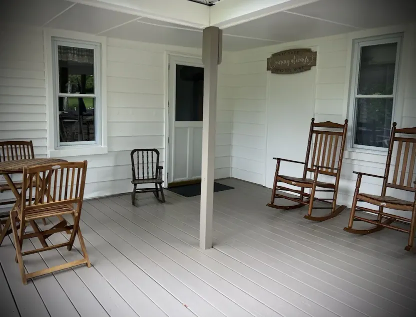 Cozy Farmhouse - Image 1