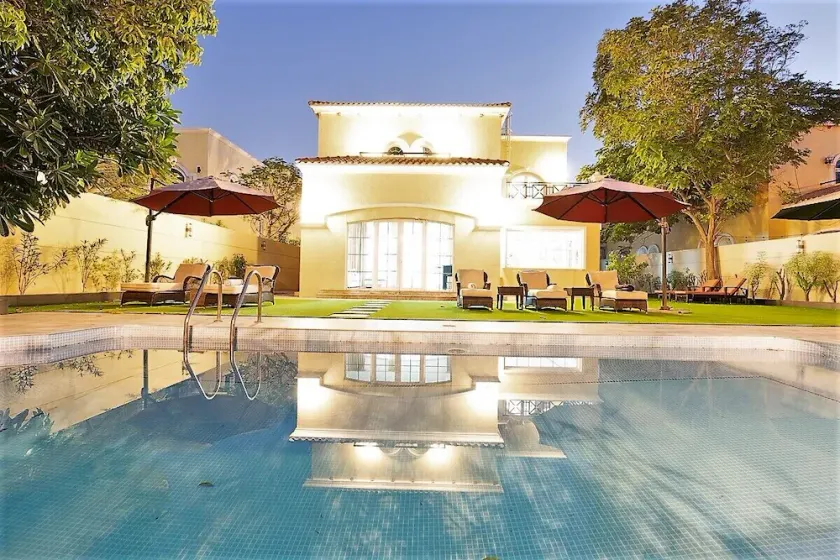 Dubai Marina Jumeirah Park Villa 6 bdr private pool 3 km near beach! - Image 1