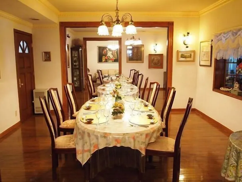 Petit Hotel Corinthian - Image 1