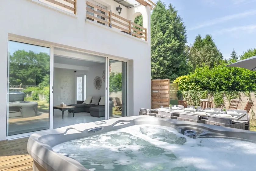 La Villa Romaine, Jacuzzi 15 min du Zoo de Beauval - Image 1