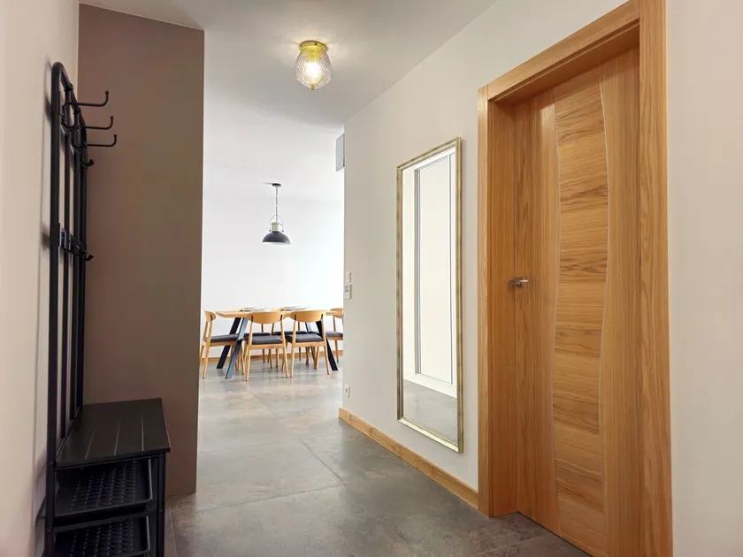Coastline Residence - Designer Seaside Apartment with Pool, 2-Minute Walk to the Beach - Image 1