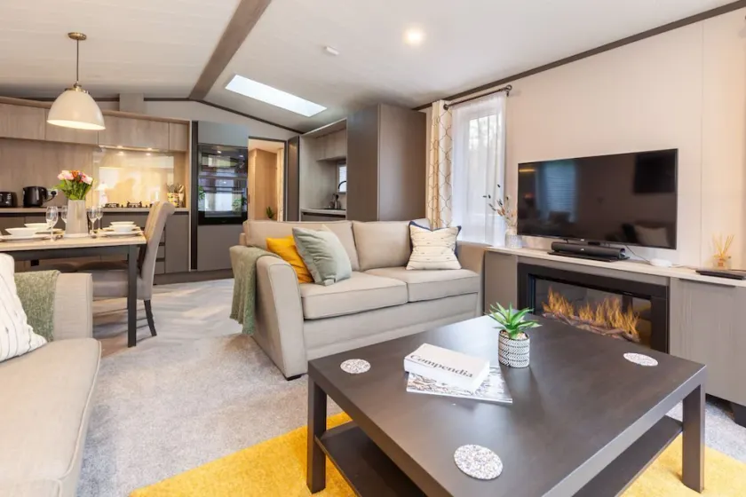 Wildwood - modern Kelling Heath caravan - Image 1
