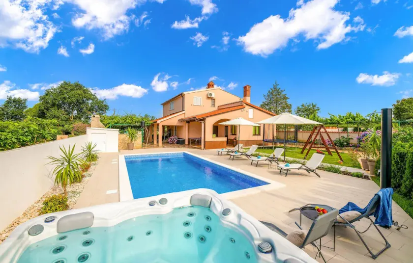 Lovely Home In Marcana - Image 1