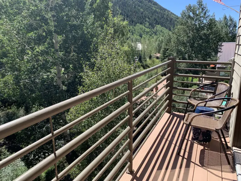 Merveilleux appartement en copropriété avec barbecue, piscine chauffée et jacuzzi | Vue montagne | À côté du ski - Image 1