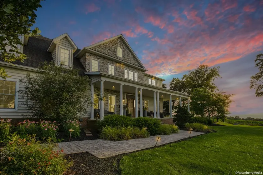 Stunning Views, Sleeps 20, Horses, Hot Tub, 7 bedrooms - Image 1