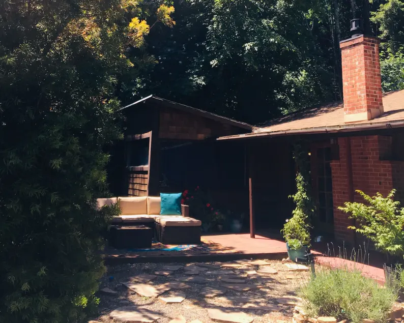 Mountain Cottage near Russian River, hiking & downtown, family and pet friendly - Image 1