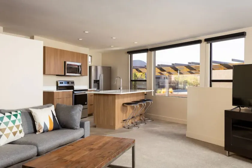 Modern Desert Dwelling W/ Garage - Image 1