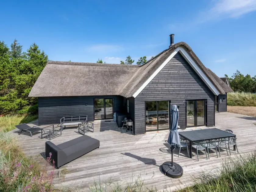 5 Star Holiday Home in Henne - Image 1