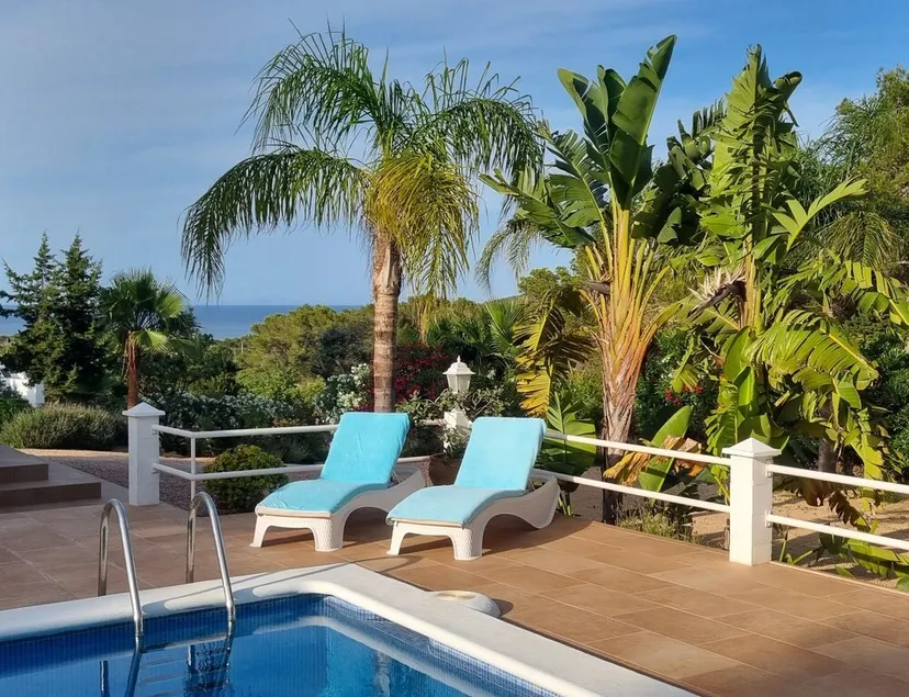 Villa de charme avec piscine et barbecue à 300m de la plage. - Image 1