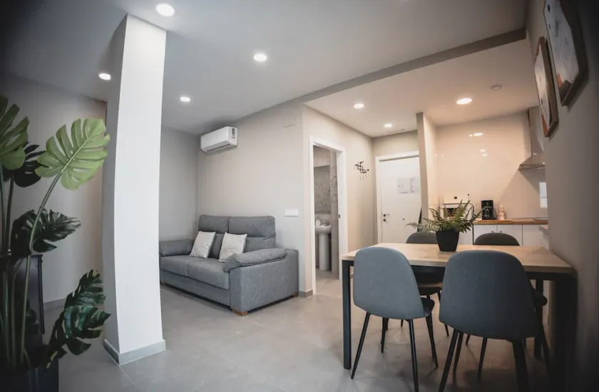 Apartamentos Turísticos Capitán Orellana - Image 1