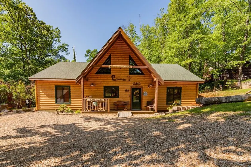 Big Trout Wood Cabin, HotTub, Grill, Game Room Loft, - Image 1