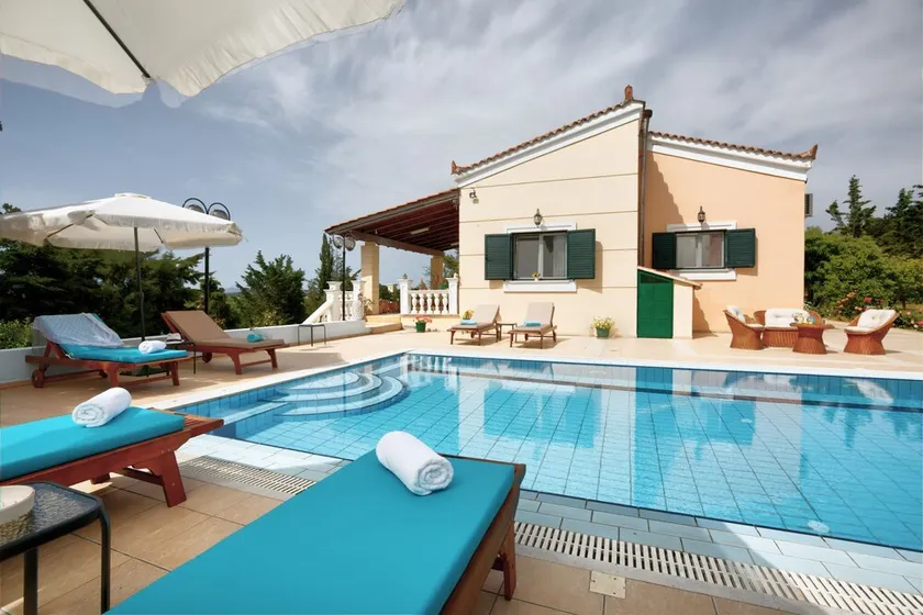 Apartamento vacacional apta para familias con jardín, barbacoa y piscina privada | Vistas a la piscina | Acepta mascotas - Image 1