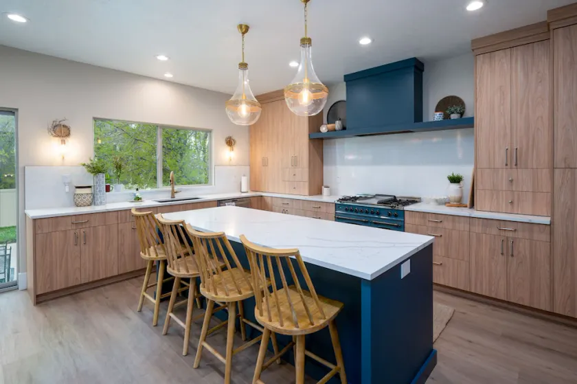 Modern Luxury Home in Neighborhood- close proximity to ski and summer activities - Image 1