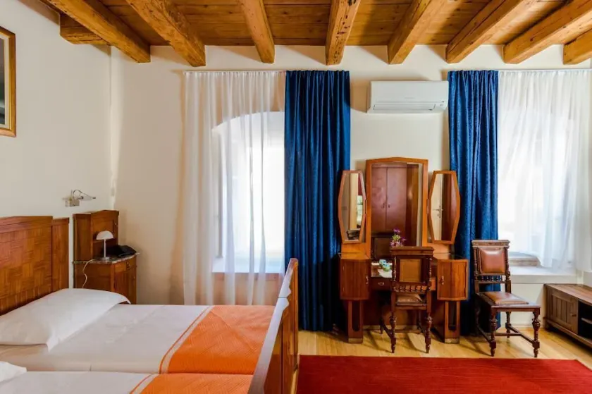 Rooms Miron - Deluxe Double or Twin Room with Pool View - Image 1