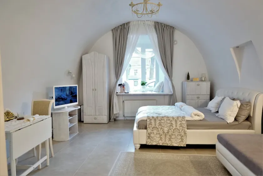 Old Town Luxury & Unique 1 bedroom apartments - Image 1