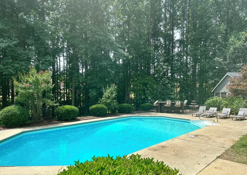Newly renovated modern & spacious home complete with a private pool! - Image 1