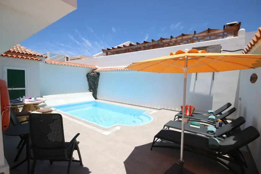 \"Chocolate Box\" Villa med privat uppvärmd pool och jacuzzi, WiFi gratis - Image 1
