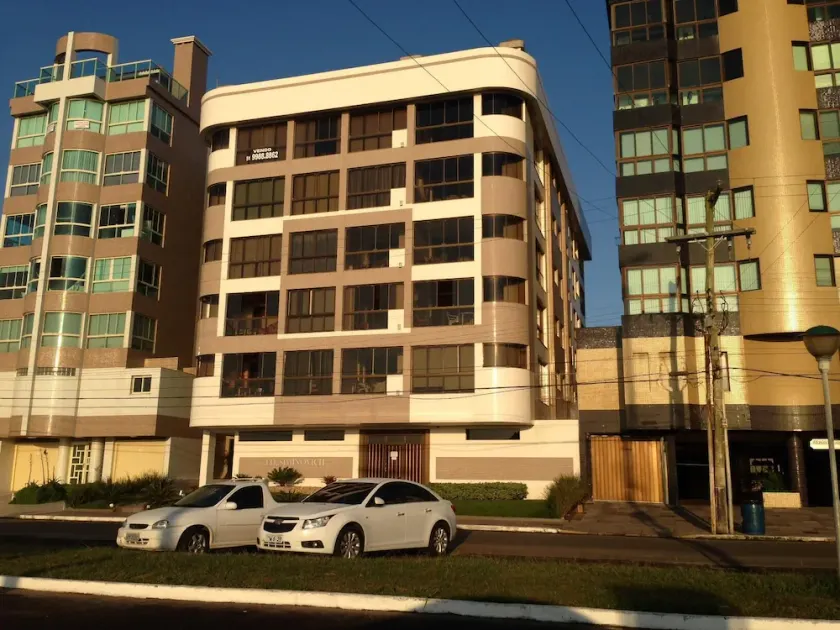 Apartment facing the sea, 2 bedrooms with 1 suite, barbecue and garage. - Image 1