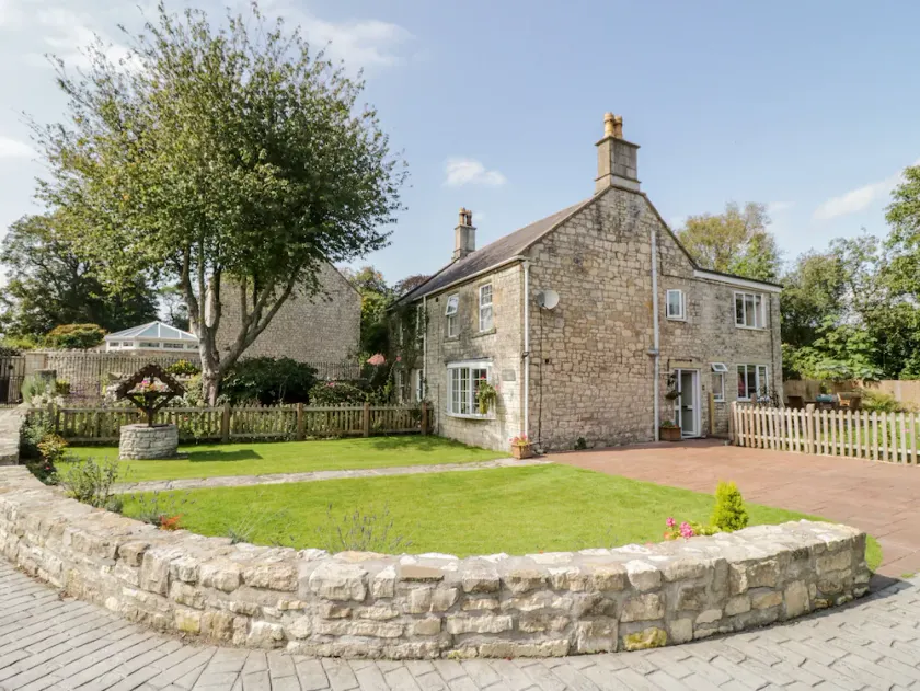 CROOKED WELL, family friendly, character holiday cottage in Timsbury - Image 1