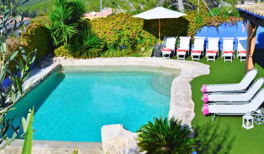 Fantastic Villa 5 minutes from Sitges!! 19 SLEEPERS, wifi, swimming pool  - Image 1