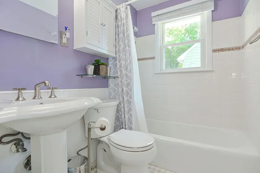Ryal Side Hideaway: Beverly Charm - Image 1