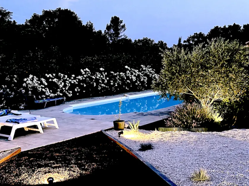 Large, comfortable 8-bedroom villa - Image 1