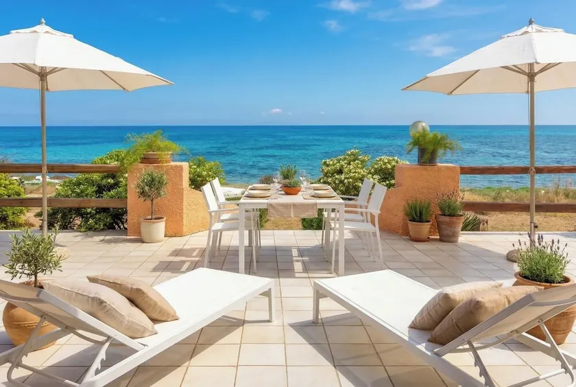 Villa på bredden af Sorso marina, 3 soveværelser, veranda med udsigt over havet, have - Image 1