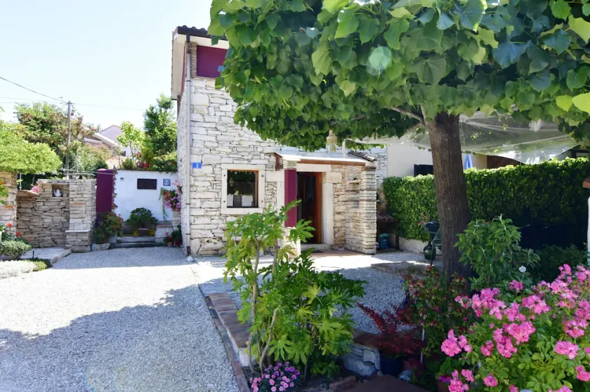 Charming stone house Zambratija Umag near the sandy beach Wifi - Image 1