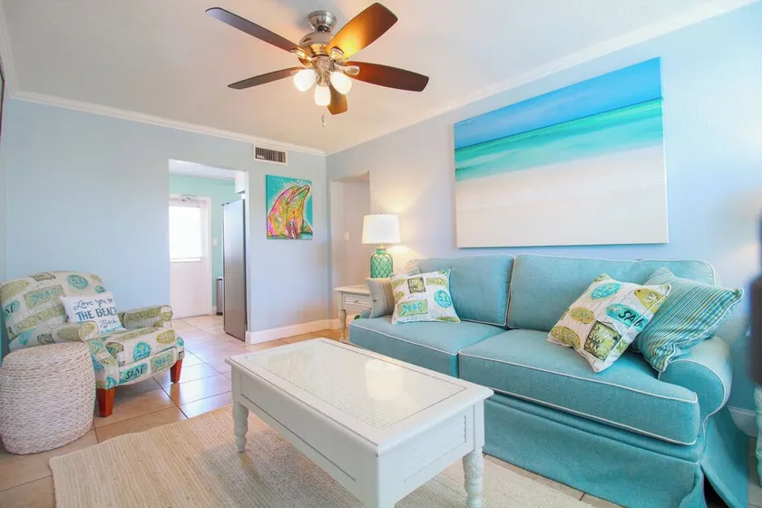 🌴 Tranquil Coastal Escape @ Clearwater Beach Suites | Steps to Sand • Heated Pool ➠ CBS 203 - Image 1