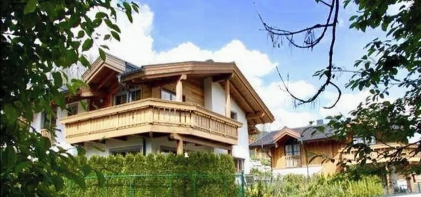 Luxury chalet in a quiet location near ski slopes and swimming lake/beach Zell am See - Image 1