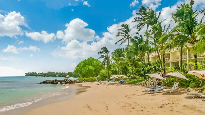 Atemberaubende 3-Zimmer-Penthouse-Wohnung mit direktem Zugang zum Strand in Reeds Bay Barbados - Image 1