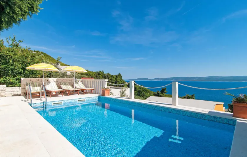 Beach front home in Lokva Rogoznica - Image 1