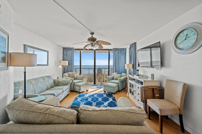 Sea Winds 309, smukt dekoreret 3 BR Ocean Front Condo med indendørs pool, boblebad og grill område - Image 1