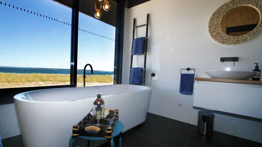 Luxury villas overlooking Perlubie Beach on the Eyre Peninsula. - Image 1