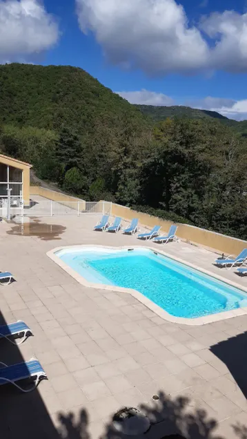Apt Avene 4-6p Piscine, Thermes a 10min - Image 1