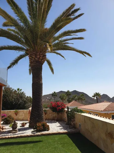 Beautiful Villa with Ocean & Mountain views 3 Beds 2 Bath High Speed WiFi - Image 1