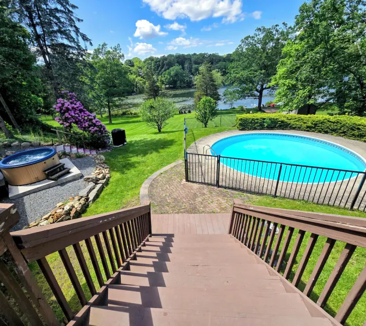 Lakefront Retreat Less Than One Hour From NYC! - Image 1