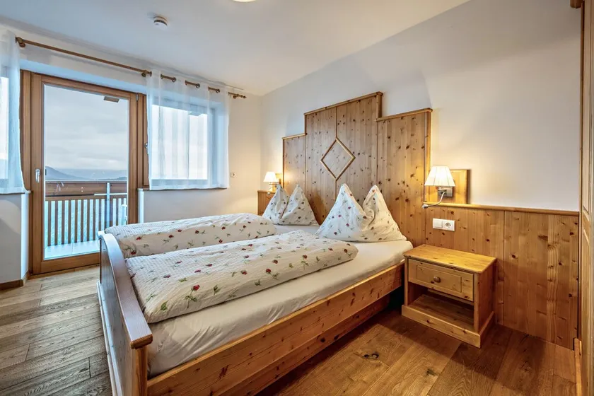 Apartamento \"Maurerhof Morgenrot\" com Vista para a Montanha, Varanda Privada e Wi-Fi - Image 1