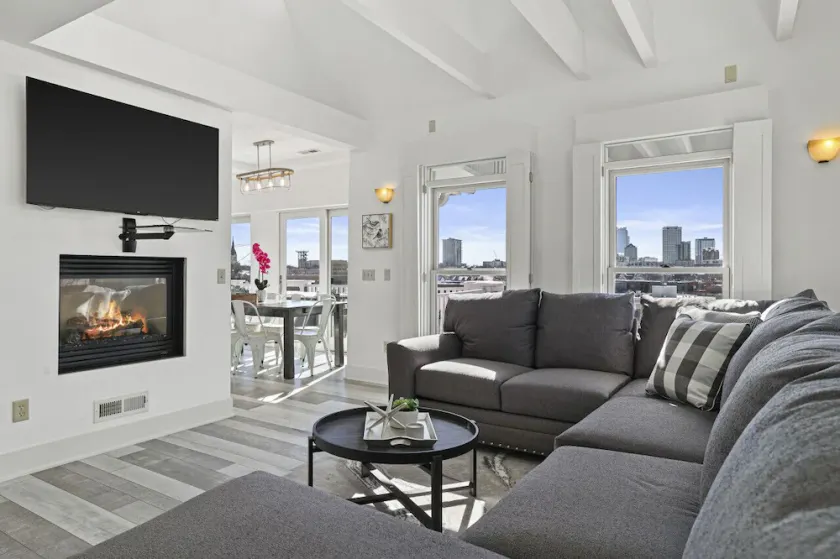Amazing view, Modern Space - Image 1